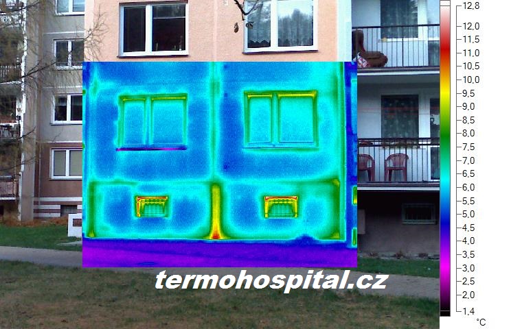 termosnímek bytového domu, tepelný most sklepní prostory panelového domu