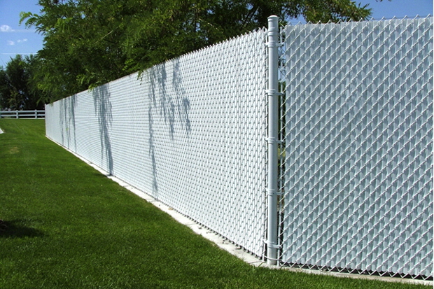 chain-link-with-slats